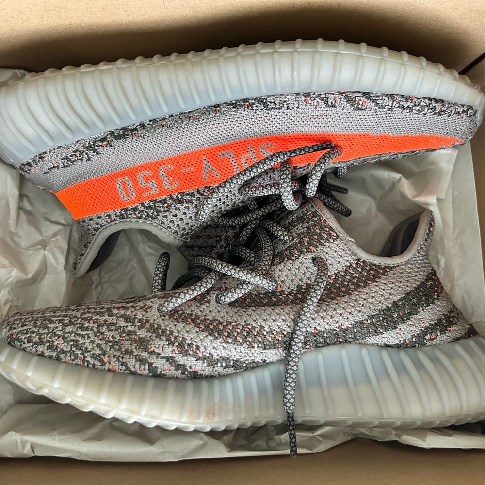 Adidas Yeezy Boost 350 V2 Box